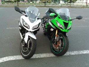 ZX-6R(2013〜) にニンジャ250用プロジェクターヘッドライトを取り付け 