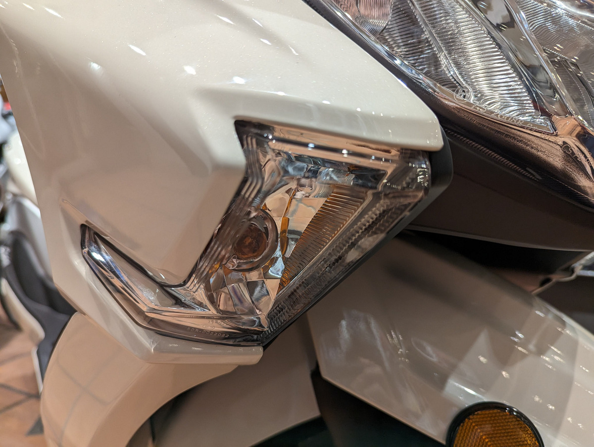 バーグマンストリート125EXのウインカー・ナンバー灯LED化 | クロ